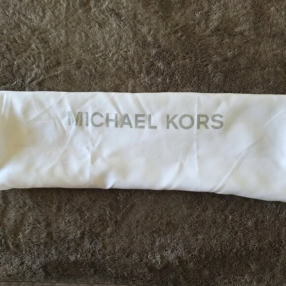 Michael Kors Isabella Leather Hobo Bag Convertible Crossbody Acorn NWT - Picture 7 of 16